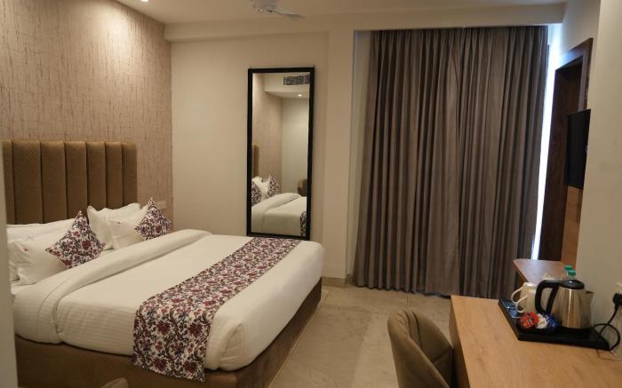 ACR Luxury Hotel