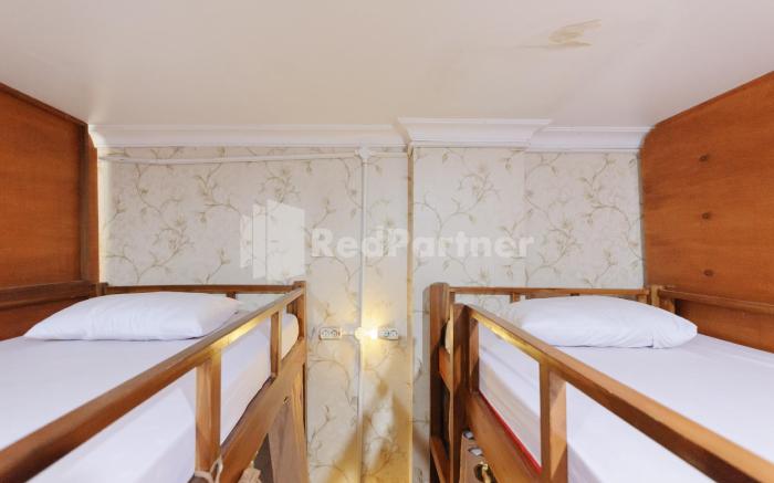 Shooting Star Hostel Kuta RedPartner (Mixed Dormitory)