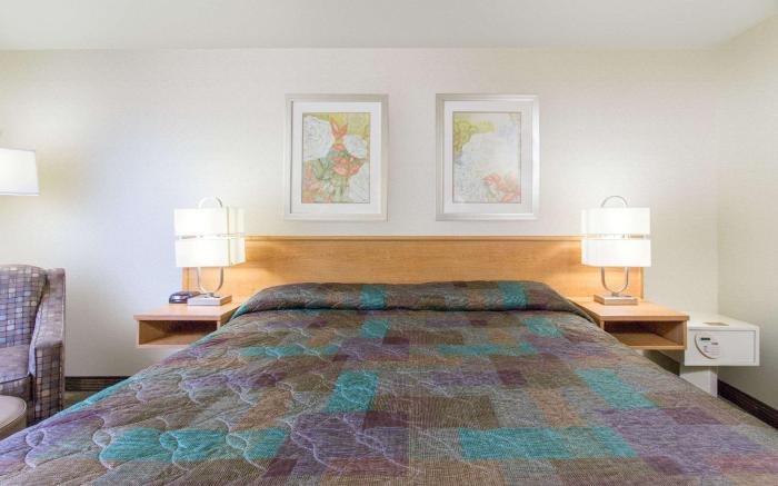 Super 8 By Wyndham Lacey Olympia Area