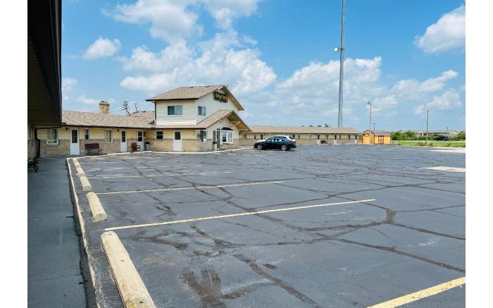 Budget Inn By OYO Toledo Perrysburg I-280