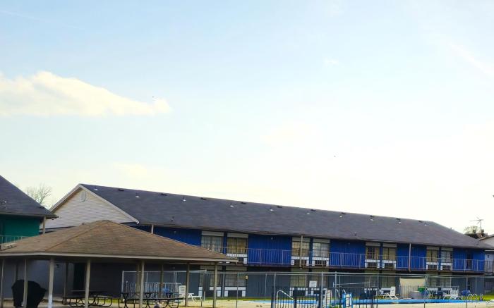 River Valley Inn and Suites By Belvilla