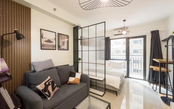 Ultra-Modern 1BR in Shore 2 Res Steps from MOA 5X9