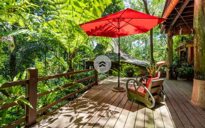 A stunning antique style & a nature sanctuary
