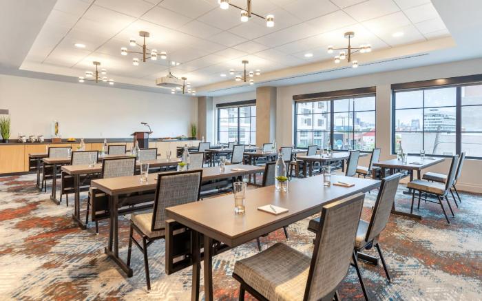 Cambria Hotel Denver Downtown RiNo