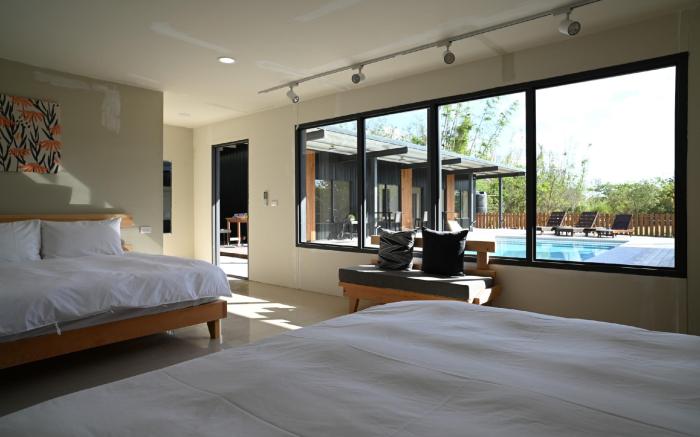 sun sun pool villa