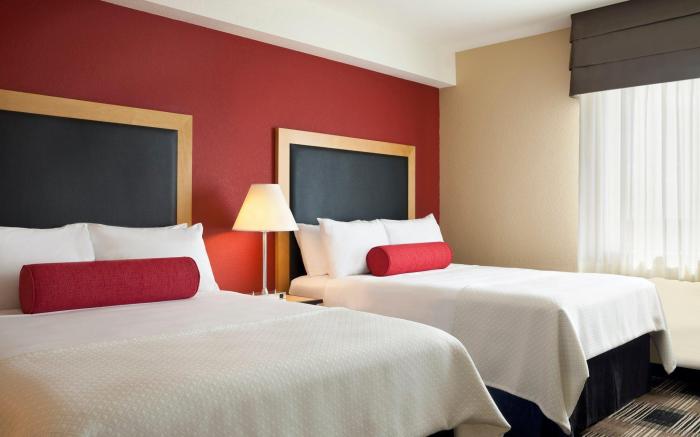 Holiday Inn Express Miami Airport-Blue Lagoon Area By IHG