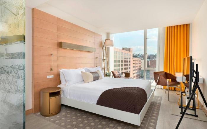 The Envoy Hotel, Autograph Collection