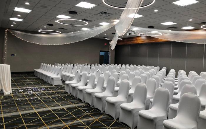 Holiday Inn & Suites St. Cloud By IHG