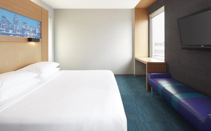 Aloft Montreal Airport