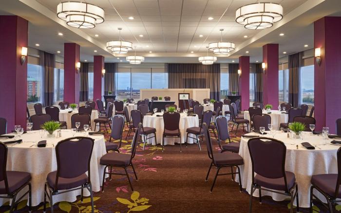 Holiday Inn Toronto International Airport By IHG