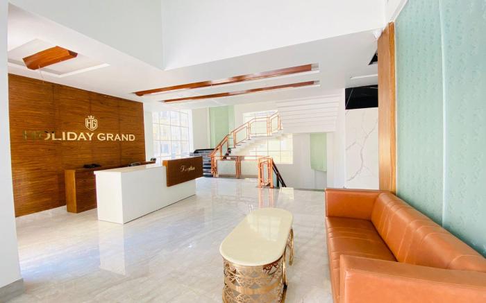 Hotel Holiday Grand