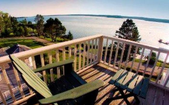 Spruce Point Inn Resort & Spa
