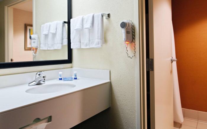 Fairfield by Marriott Inn & Suites Charlotte Arrowood