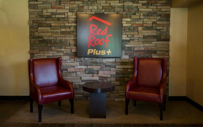 Red Roof PLUS+ Chicago - Willowbrook