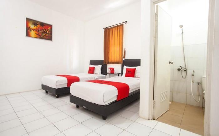 RedDoorz Plus near Galaxy Mall
