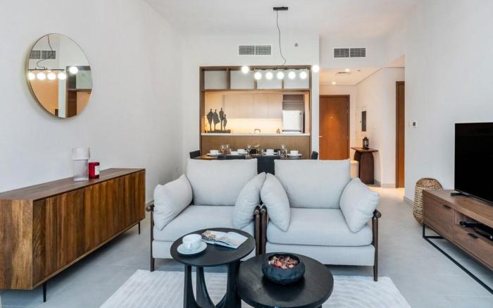Bright 2BR, Top tower Creek Rise