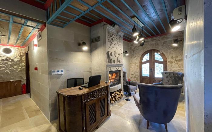 Leda Stone House