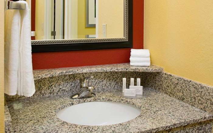 Courtyard by Marriott Houston Rice University