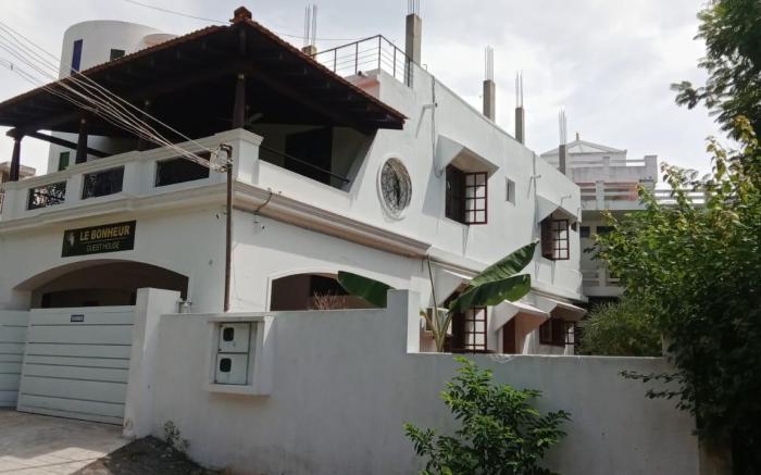 Paradise Le Bonheur Guest House