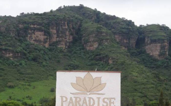 Paradise Hotel Boutique & Lounge