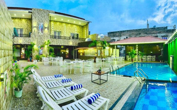 Hotel Grand Udaipur- Rooftop Cafe! swimming pool! 