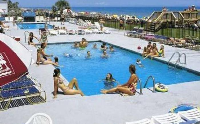 Tropical Seas Hotel
