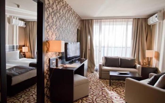 Platinum Hotel & Casino