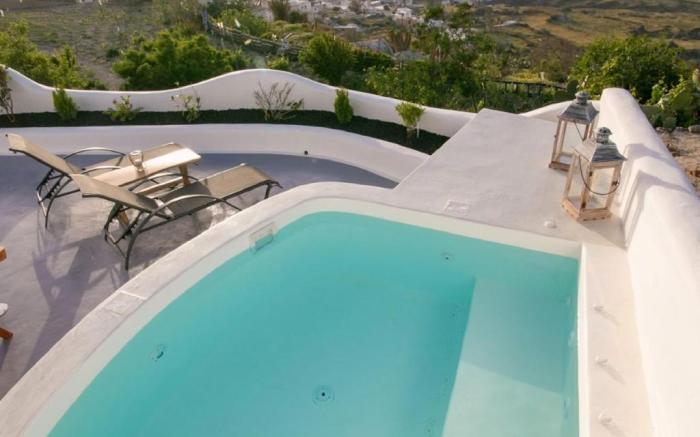 Panoramic Cave | Jetted Tub | Sea & Sunset View