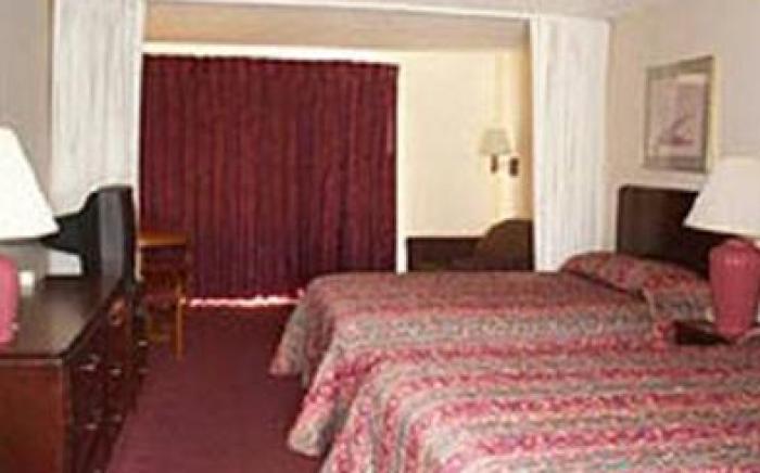 Seaside Inn & Suites