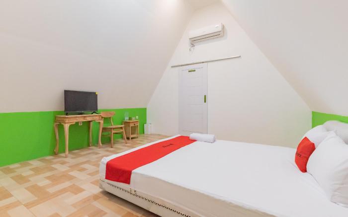 RedDoorz Syariah Plus near Sukabumi Station