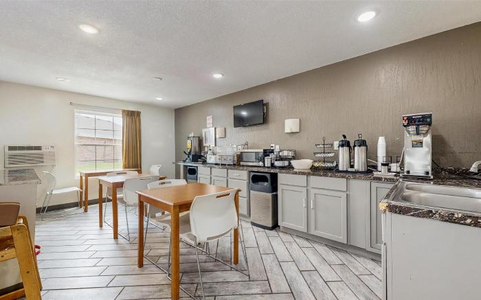 Red Lion Inn & Suites Olathe Kansas City