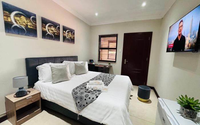 The Pillows Suites Guest House Waterkloof Ridge