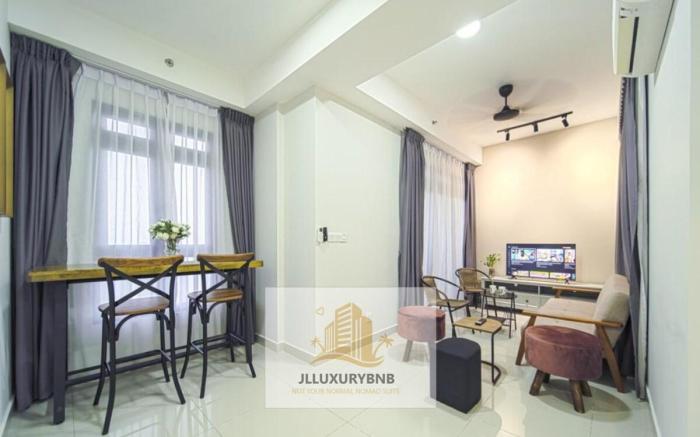 Meridin Executive Suite 4 room (Level34)