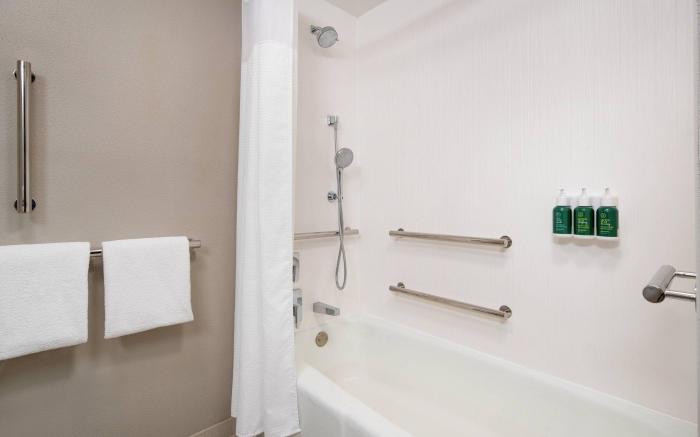 Courtyard by Marriott Bakersfield