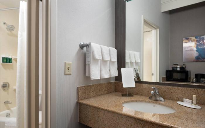 Courtyard by Marriott Syracuse Carrier Circle