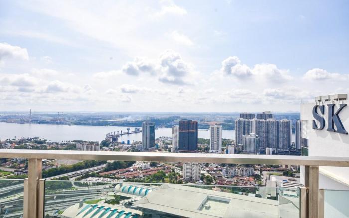 Tritower Premium Suite 41【Superb SG Causeway View】