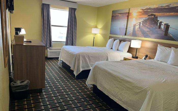 Days Inn by Wyndham Park City Kansas