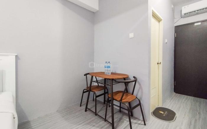 Modern Studio Room Grand Asia Afrika By Travelio