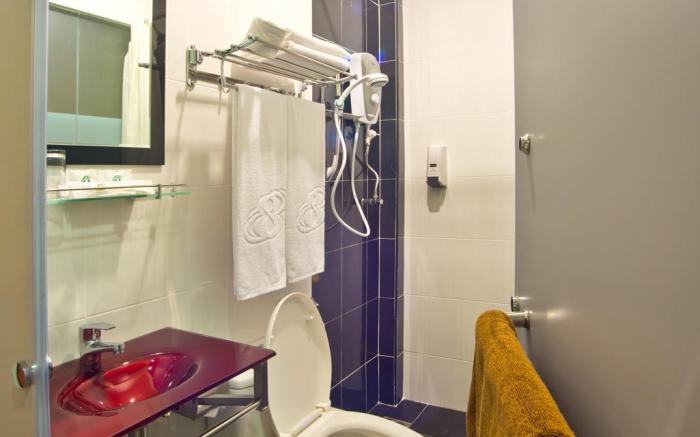 Eight Days Boutique Hotel - Impian Emas