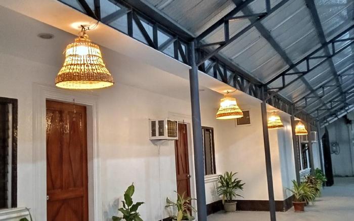 Moalboal Beach Front Hotel 