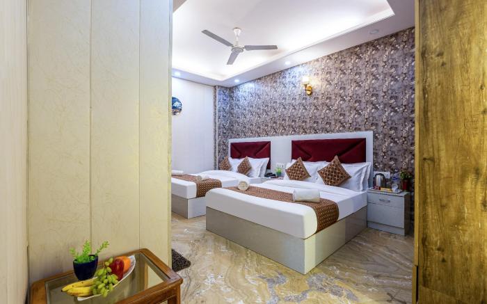 Hotel Diamond Stay 10 minutes walking from Nizamuddin Railway Station