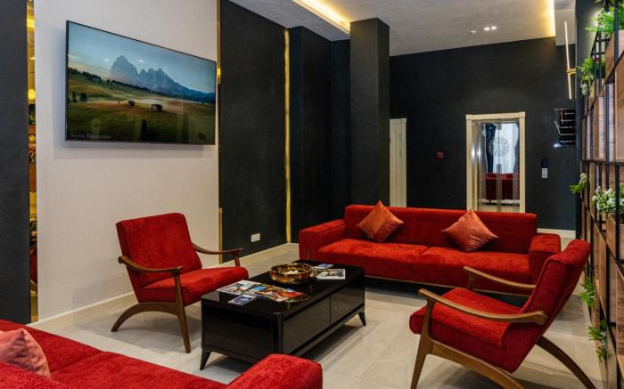 Garnet Mir Hotel
