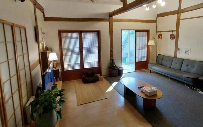 Inside Hanok