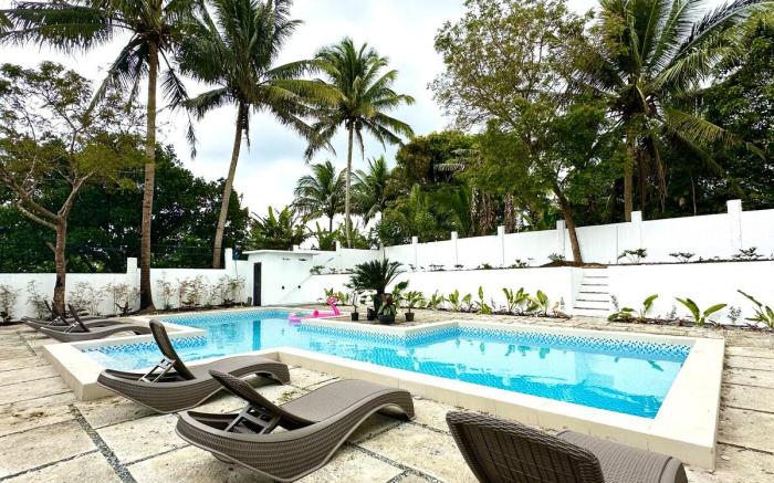 Solstice Suites- Revooh Suite (good for 4 pax)