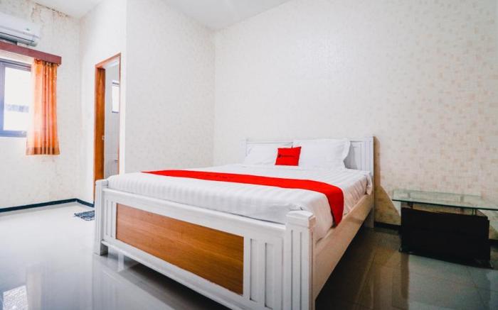 RedDoorz near Taman Rekreasi Selecta