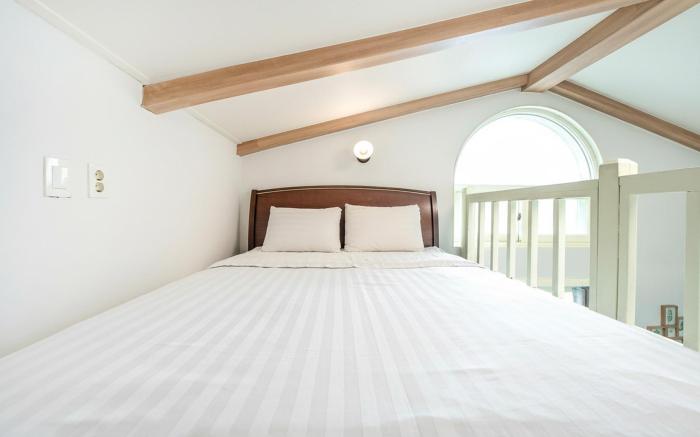 Ganghwa Nakjogaboineun spa Pension