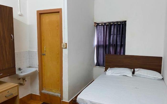 VINAYAKA TOURIST HOME