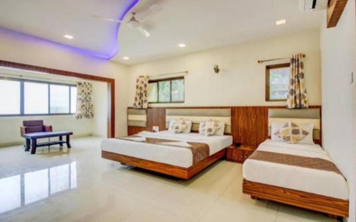 HOTEL GOLDEN PALMS