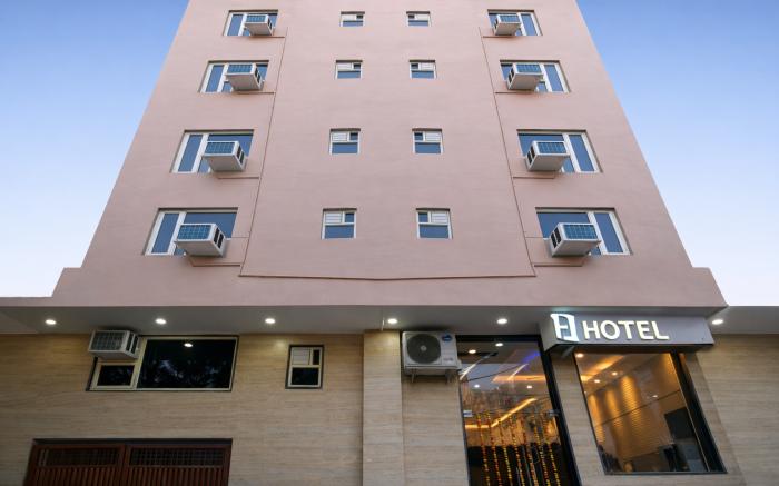 Hotel Urban Tree near Delhi Airport