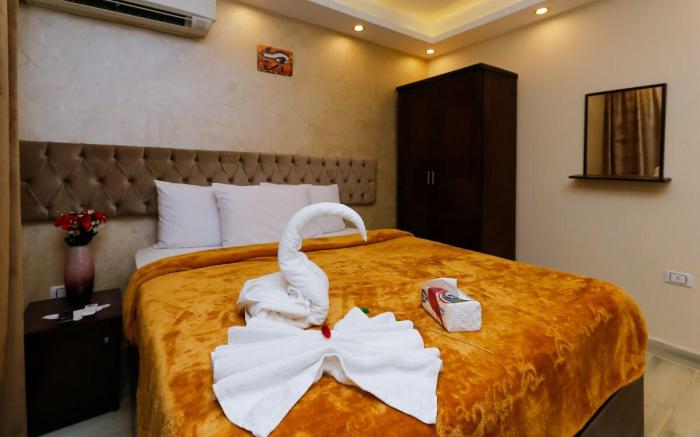 Pyramid Pinnacle: Exclusive Accommodations in Giza